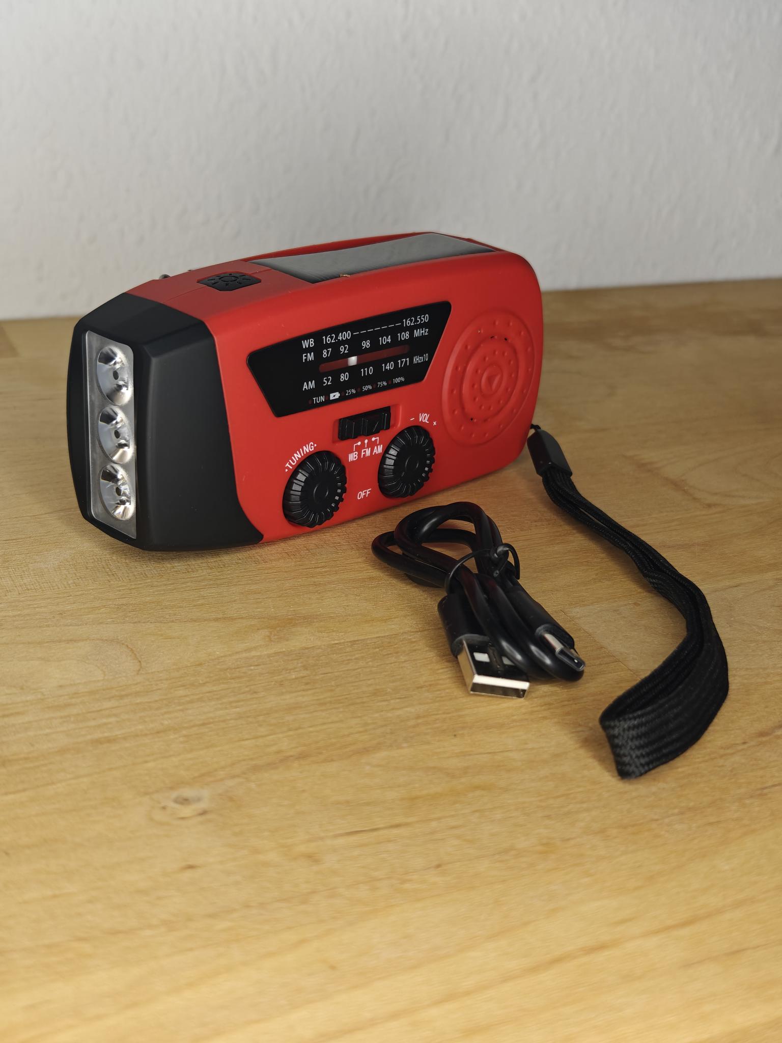 Nødradio med Håndsving, Solcelle - Rød
